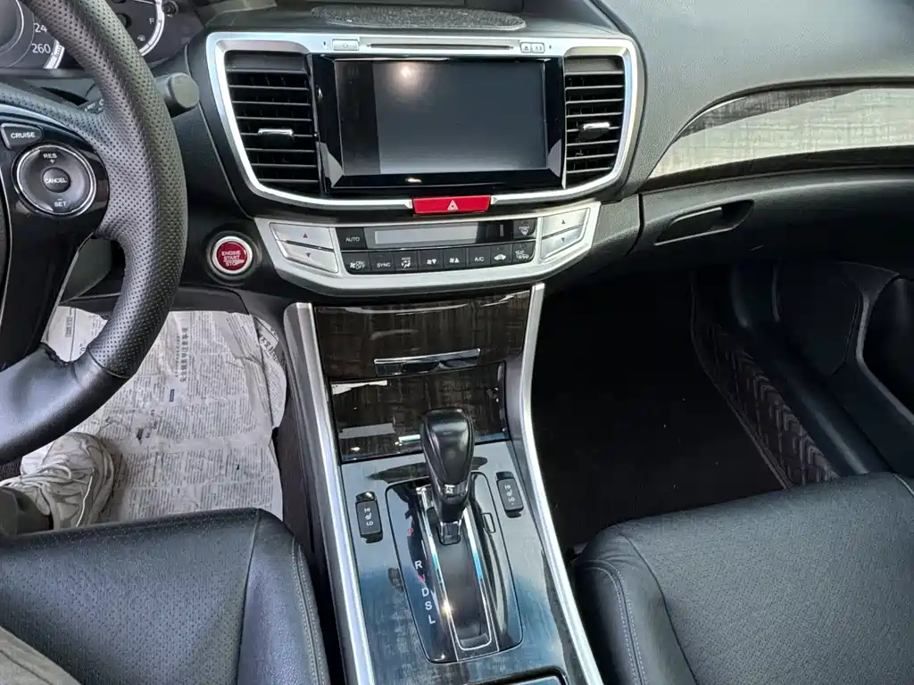 Honda Accord — миниатюра 12