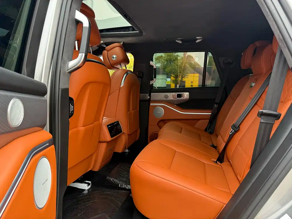 TANK TANK 700 NEW ENERGY