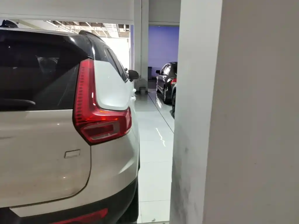 Volvo XC40 NEV — миниатюра 8