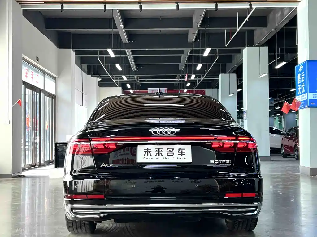 AUDI A8