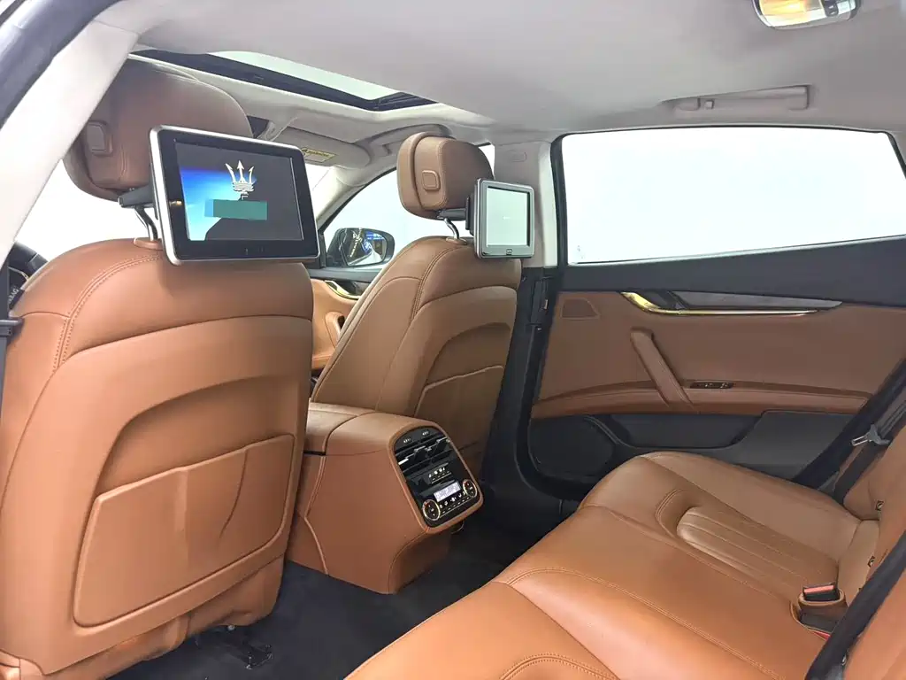 Maserati Quattroporte — миниатюра 6