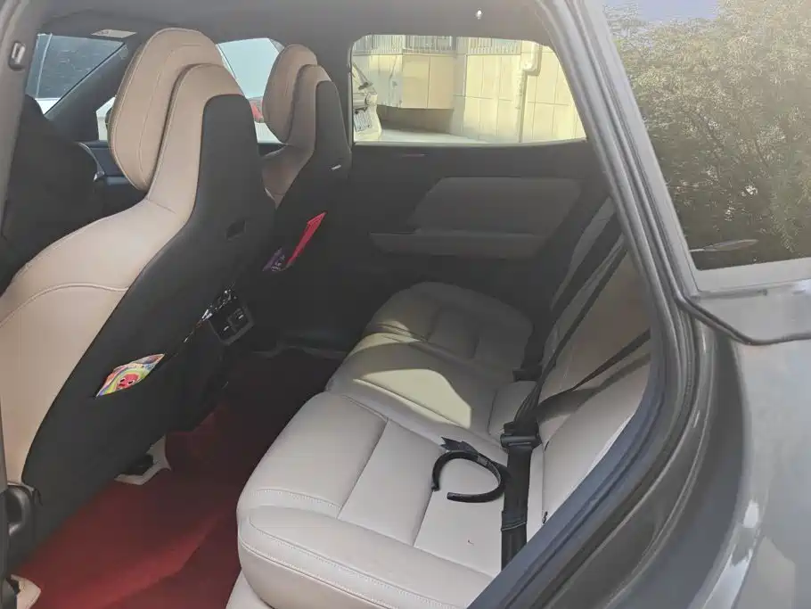 Volvo XC70 PHEV — миниатюра 11