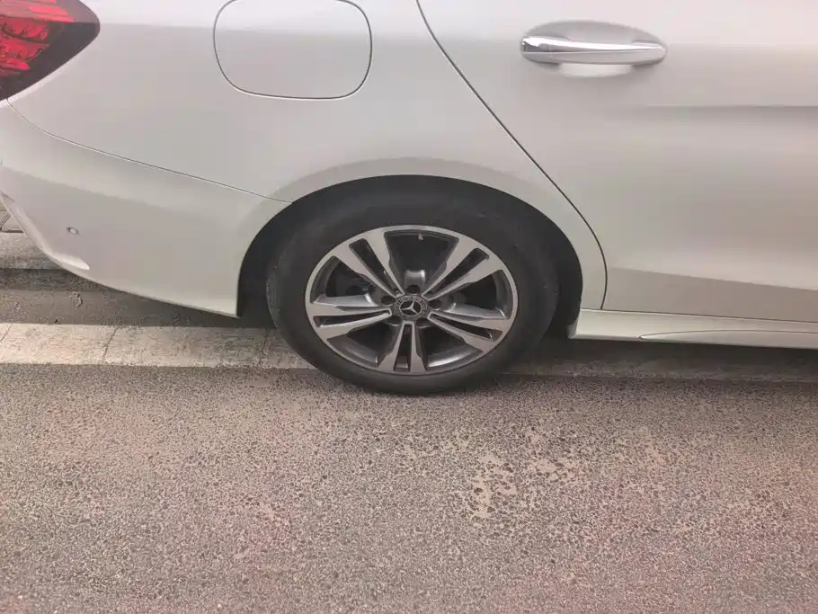 Mercedes-Benz C-Class — миниатюра 6