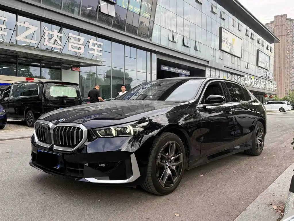 BMW 5 Series 2024