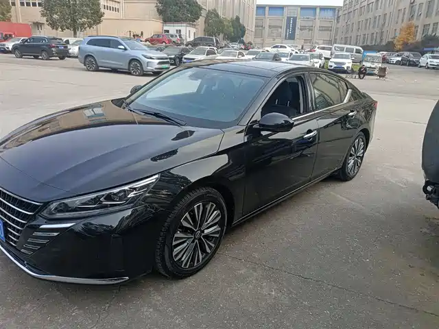 NISSAN TEANA 2024