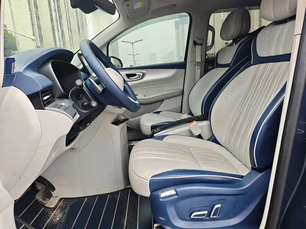 Roewe iMAX8 — миниатюра 4