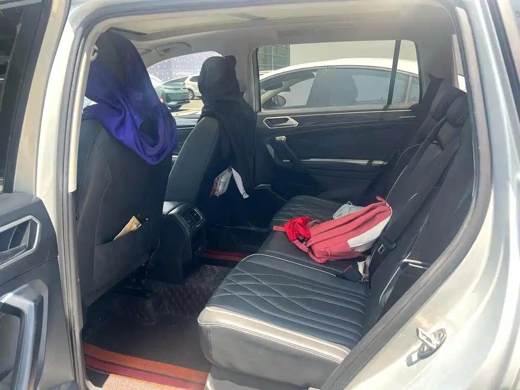 Volkswagen Tiguan L L 2022 330TSI AT Smart