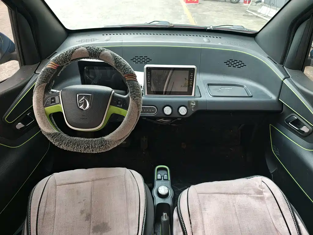 Baojun E100