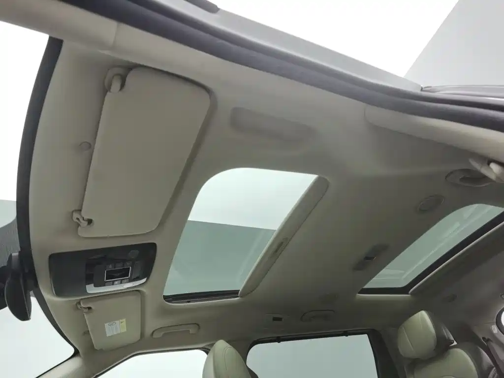 Kia Carnival — миниатюра 14