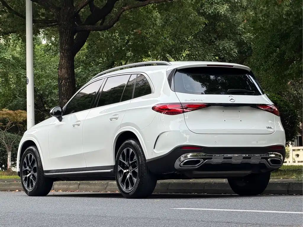 Mercedes-Benz GLC 2023 GLC 260 L 4MATIC 5 мест