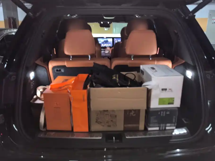 AITO ASK THE WORLD M9