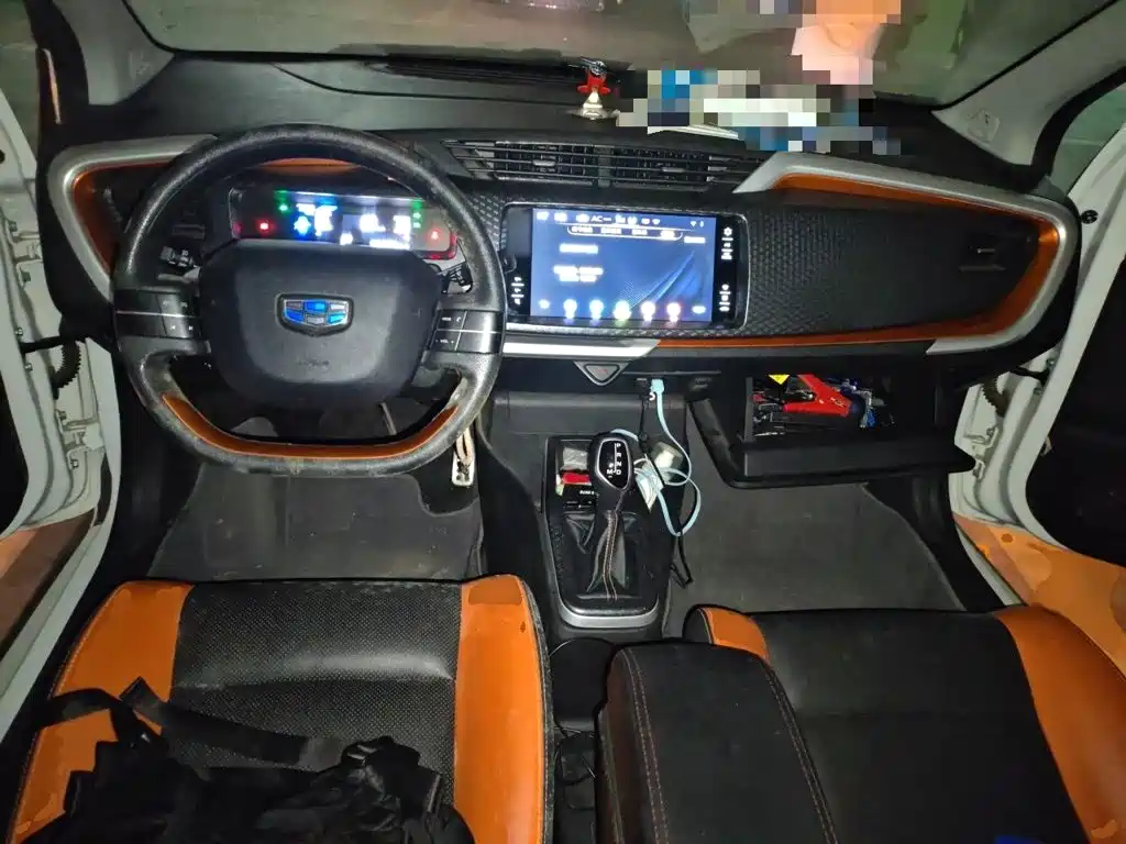 Geely Vision X1 — миниатюра 10
