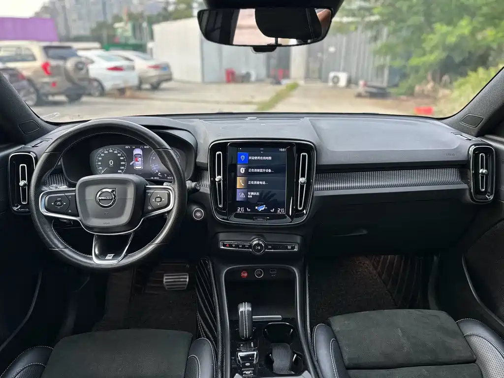 Volvo XC40 — миниатюра 7