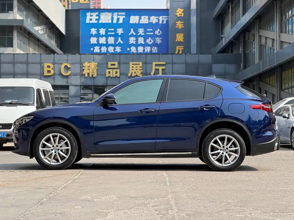 Alfa Romeo Stelvio — миниатюра 4