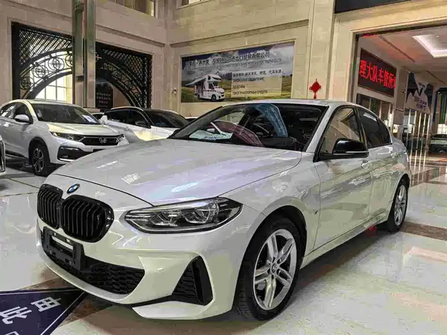 BMW 1 SERIES