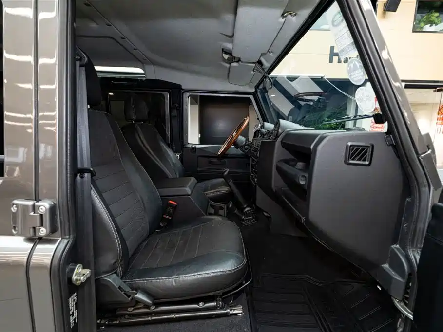 Land Rover Land Rover Defender 2015 2.2T MT