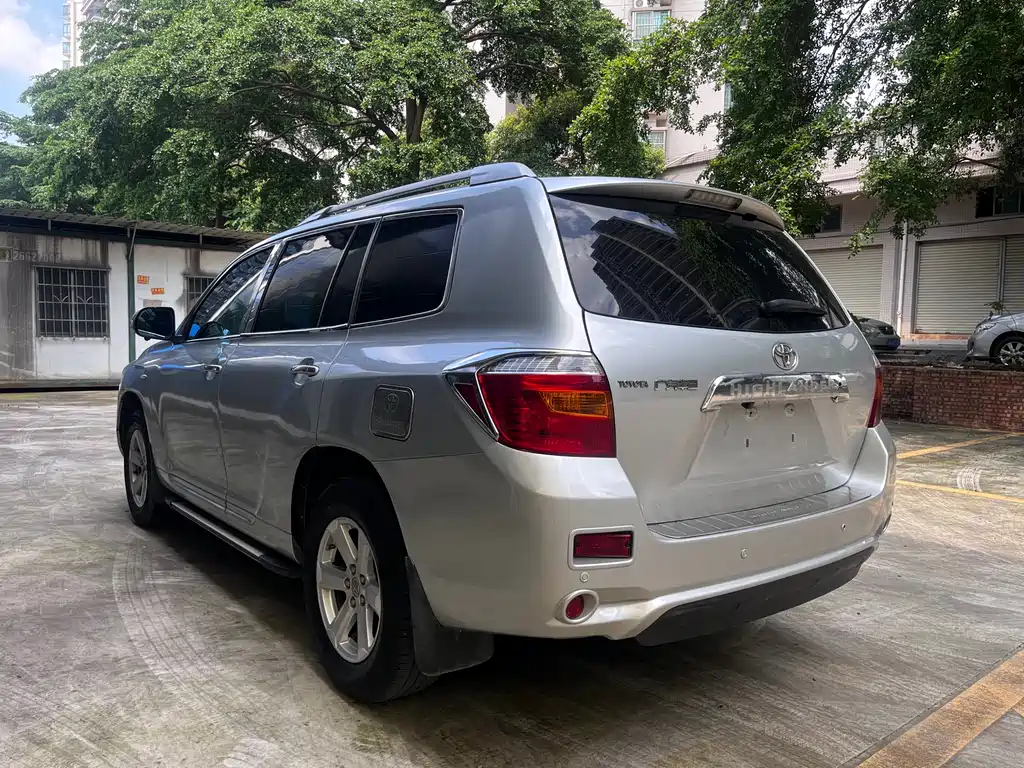 Toyota Highlander 2009 2.7L 5 мест Elite