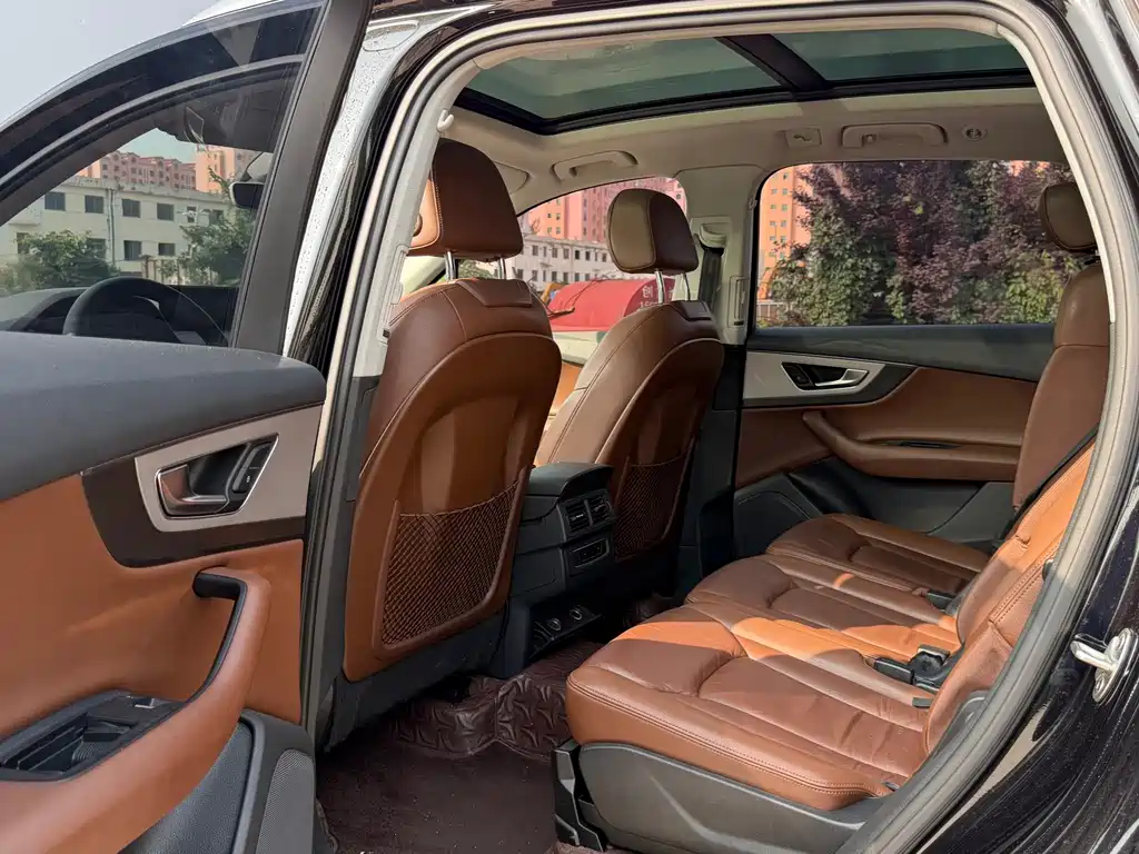 Audi Q7 — миниатюра 9