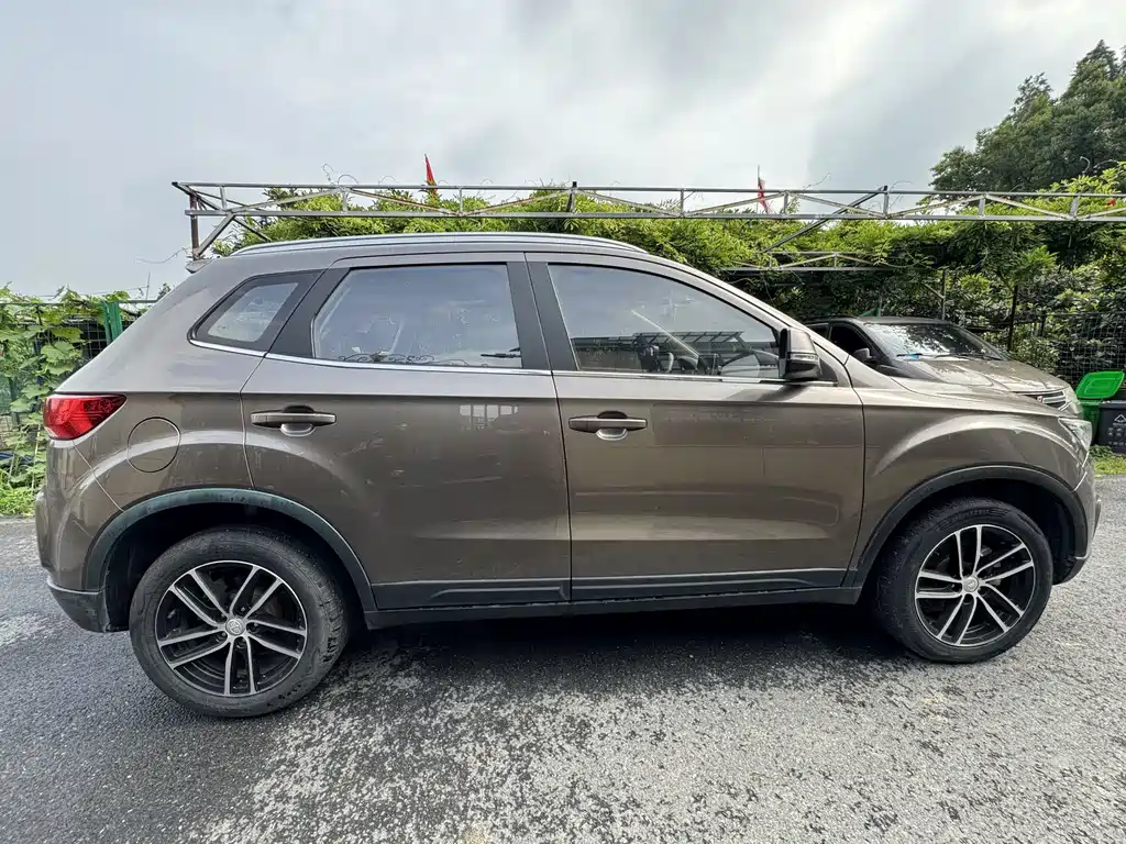 Bestune X40 2017 1.6L AT Luxury