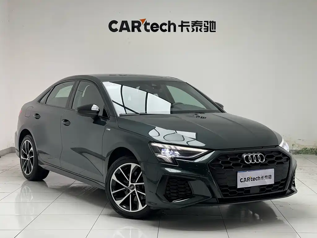 AUDI  A3