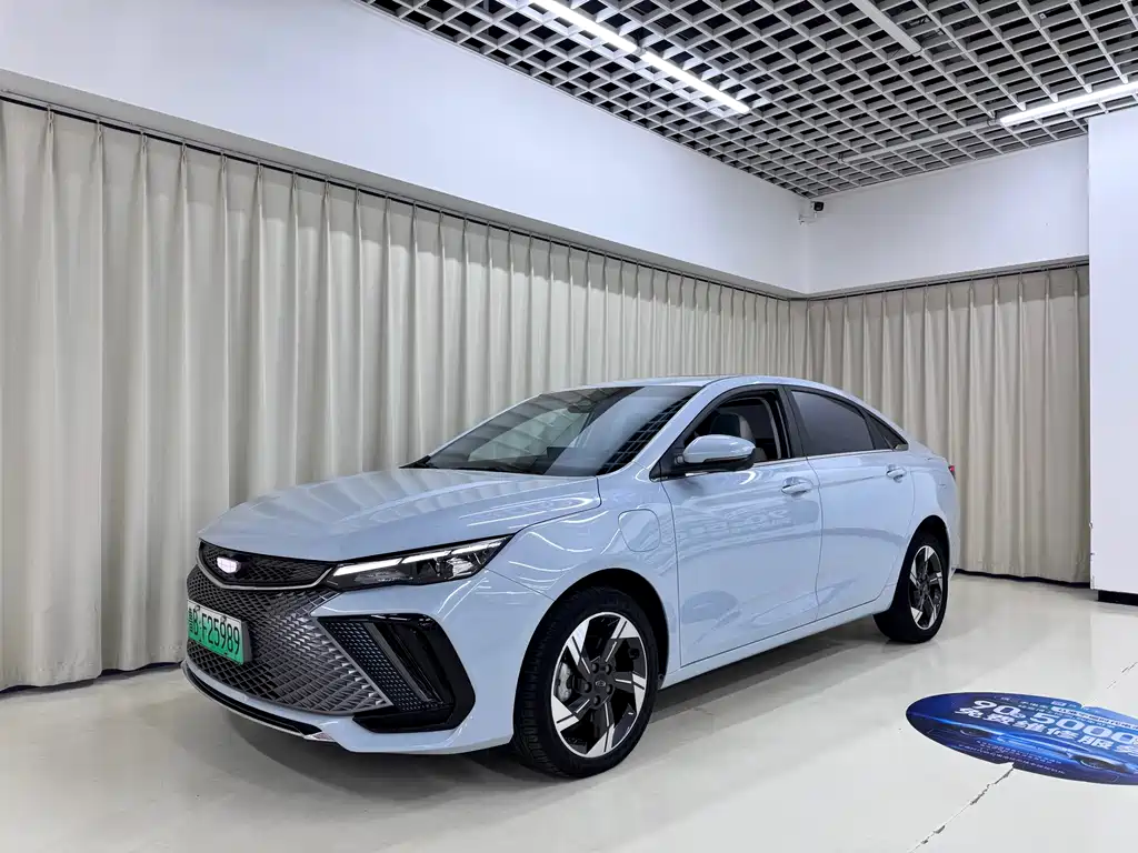 Geely L HiP
