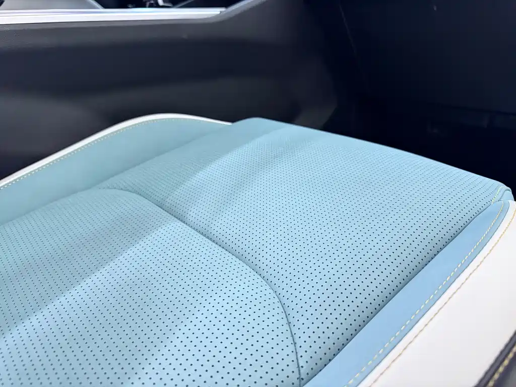 Geely L HiP — миниатюра 8