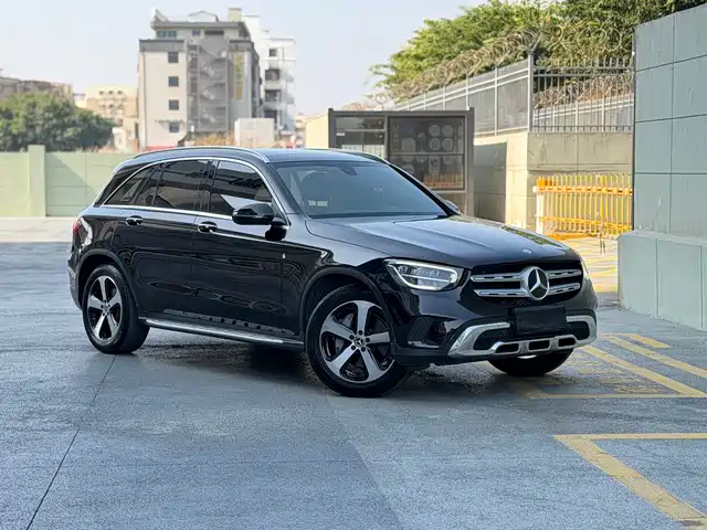 MERCEDES-BENZ GLC