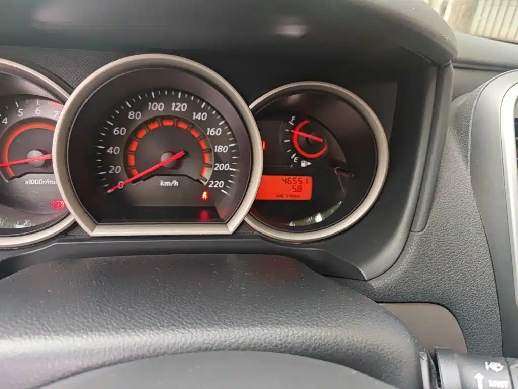 Nissan Sylphy 2019 1.6XE+ MT Lead