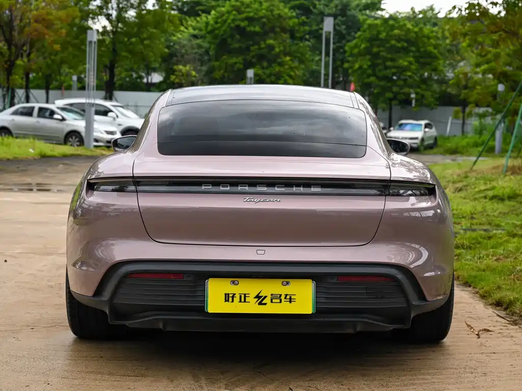 Porsche Taycan — миниатюра 5