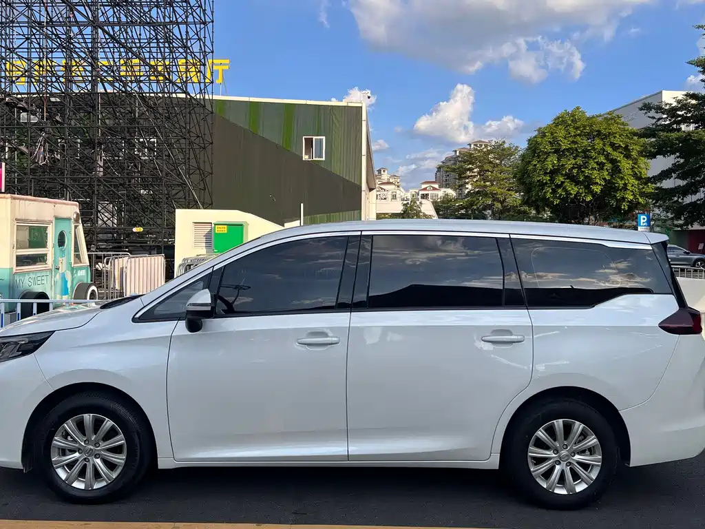 GAC Motor Trumpchi M6 - фото 3