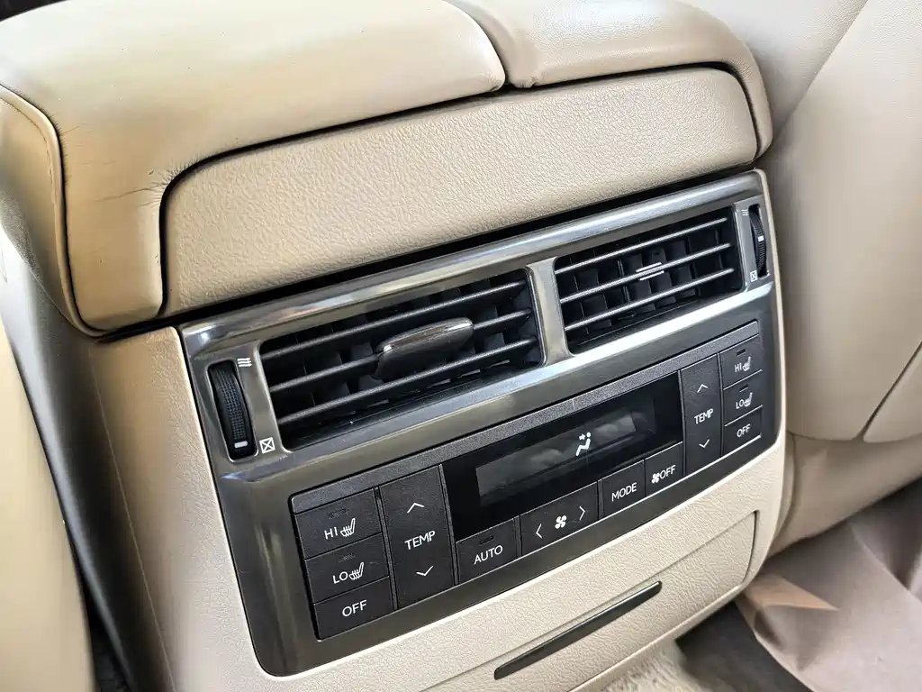 Lexus LX — миниатюра 25