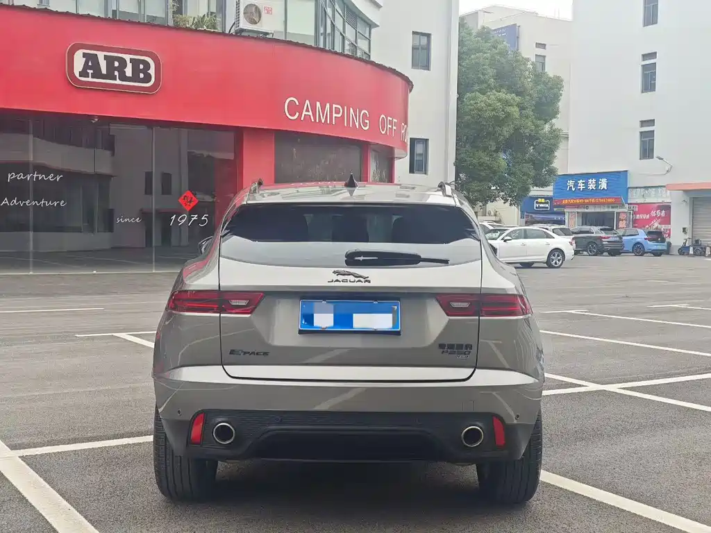 Jaguar E-PACE — миниатюра 5