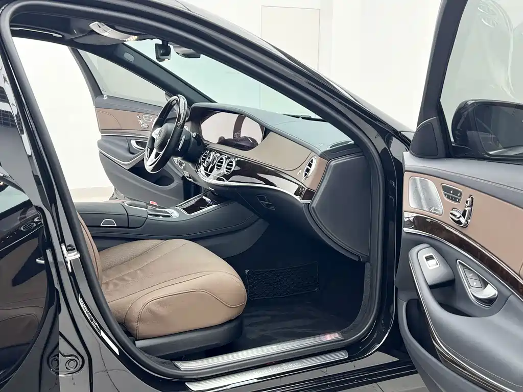 Mercedes-Benz S-Class — миниатюра 13