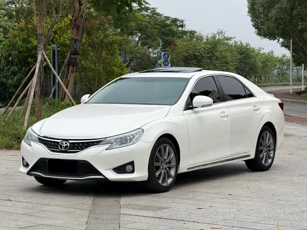 Toyota Reiz