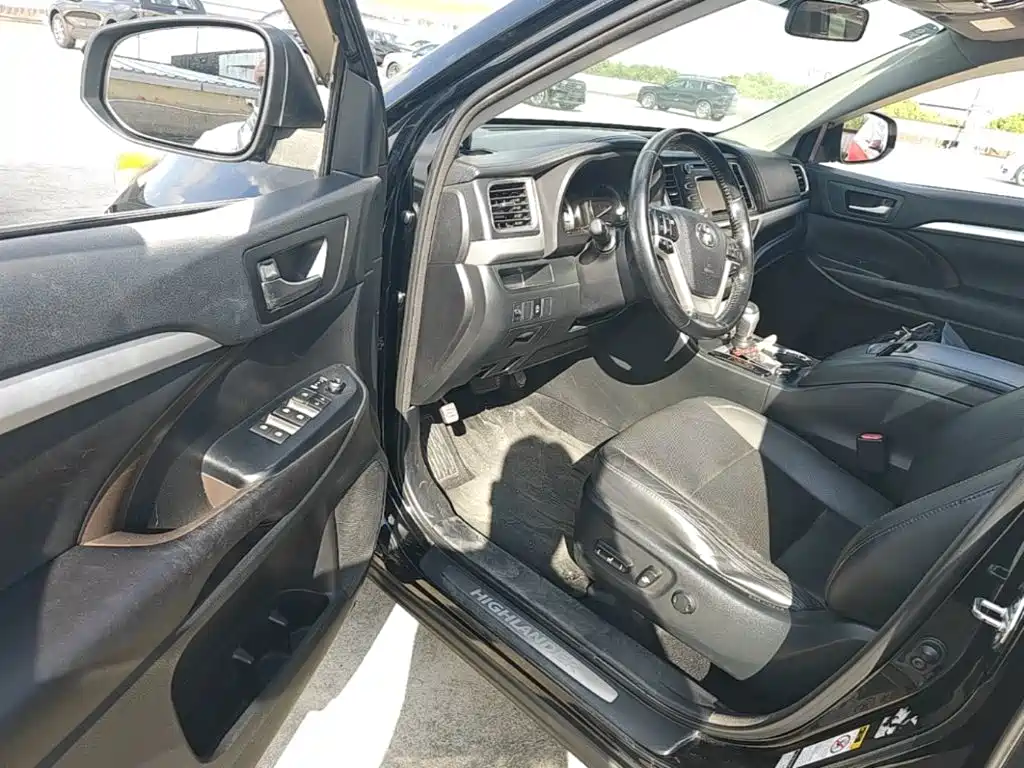 Toyota Highlander — миниатюра 14
