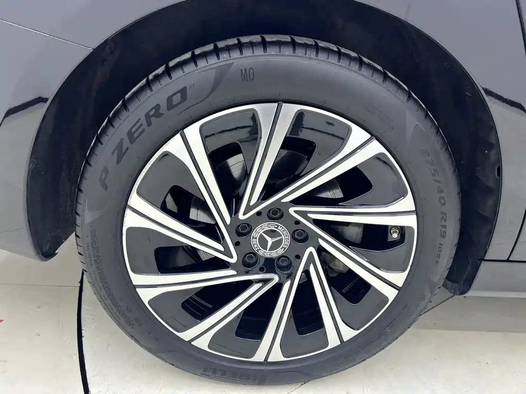 Mercedes-Benz E-Class — миниатюра 9