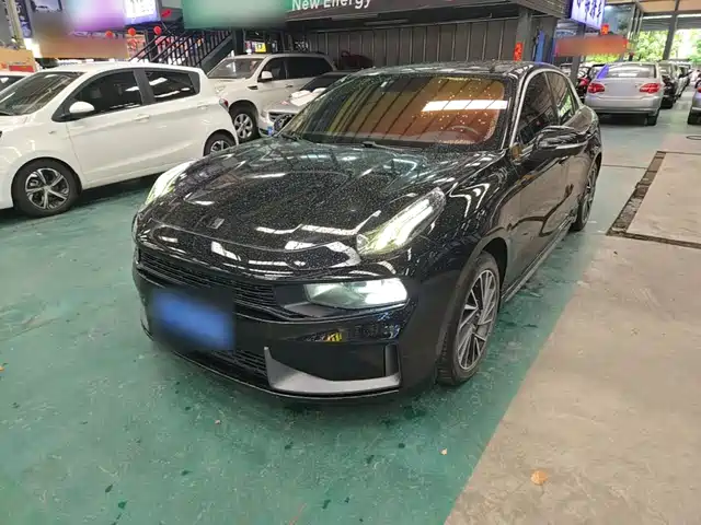 2021 Lynk & Co 03