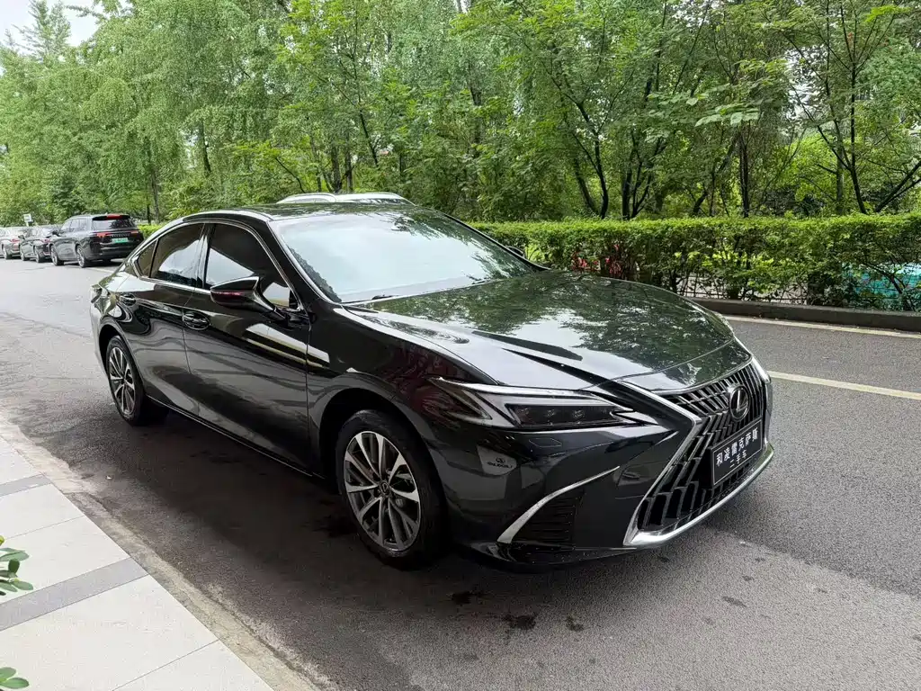 Lexus ES — миниатюра 3