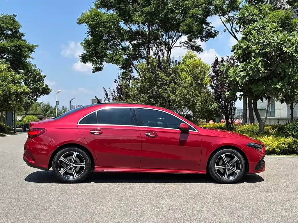 Mercedes-Benz A-Class A 2024 A 200 L Fashion