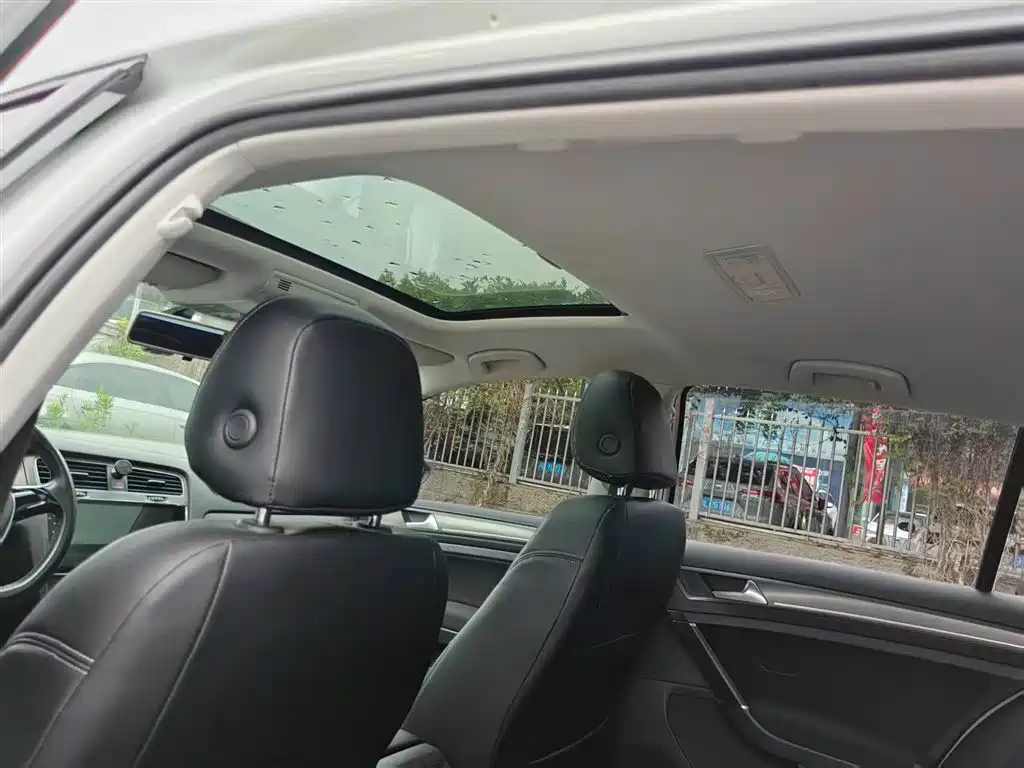 Volkswagen Golf 2016 230TSI AT Comfort