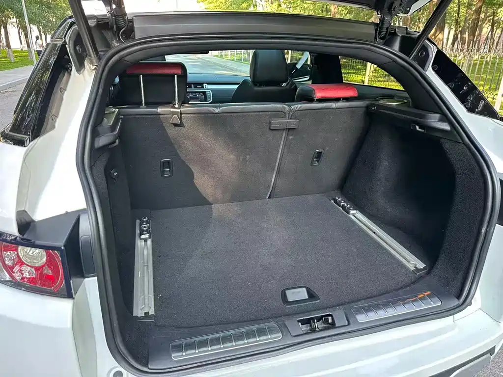 Land Rover Evoque (Import) — миниатюра 17