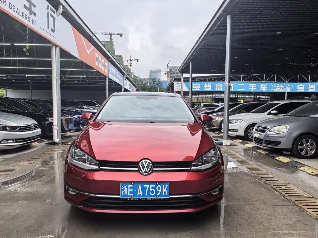 Volkswagen Golf