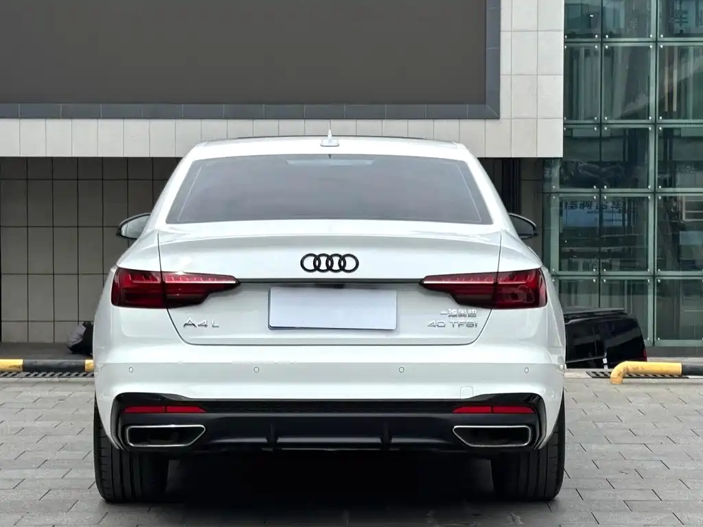 Audi A4L 2024 40 TFSI Luxury