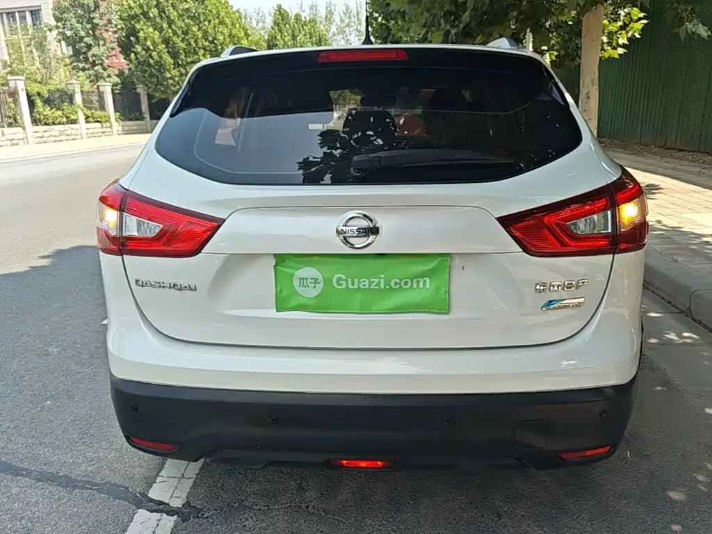 Nissan Qashqai 2016 2.0L CVT Luxury