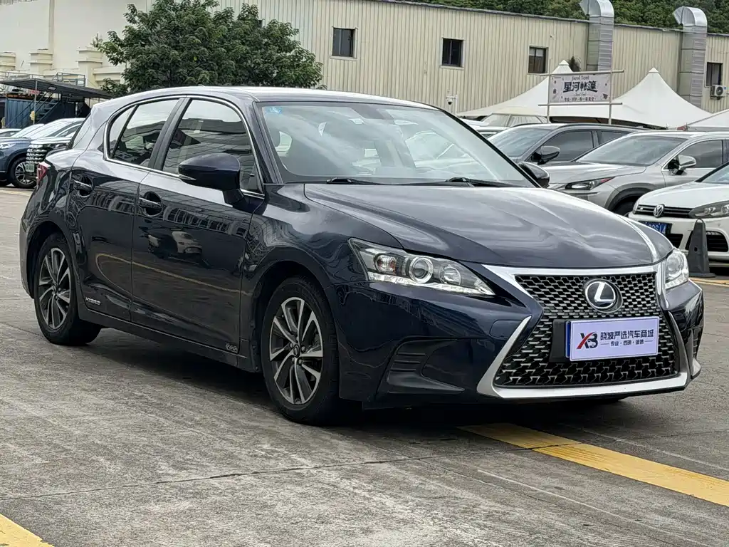 Lexus CT — миниатюра 3