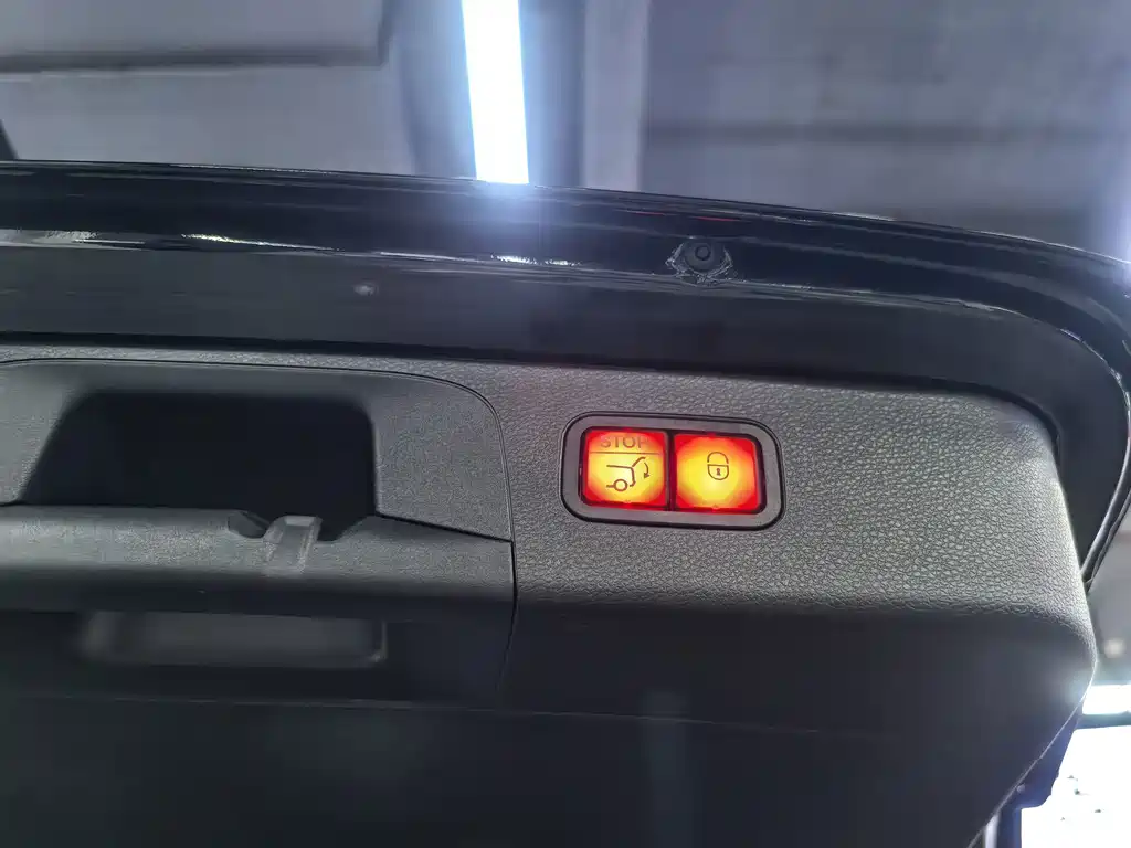 Mercedes-Benz GLC — миниатюра 11