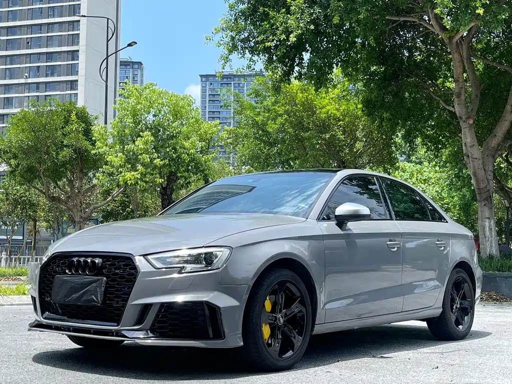 AUDI  A3