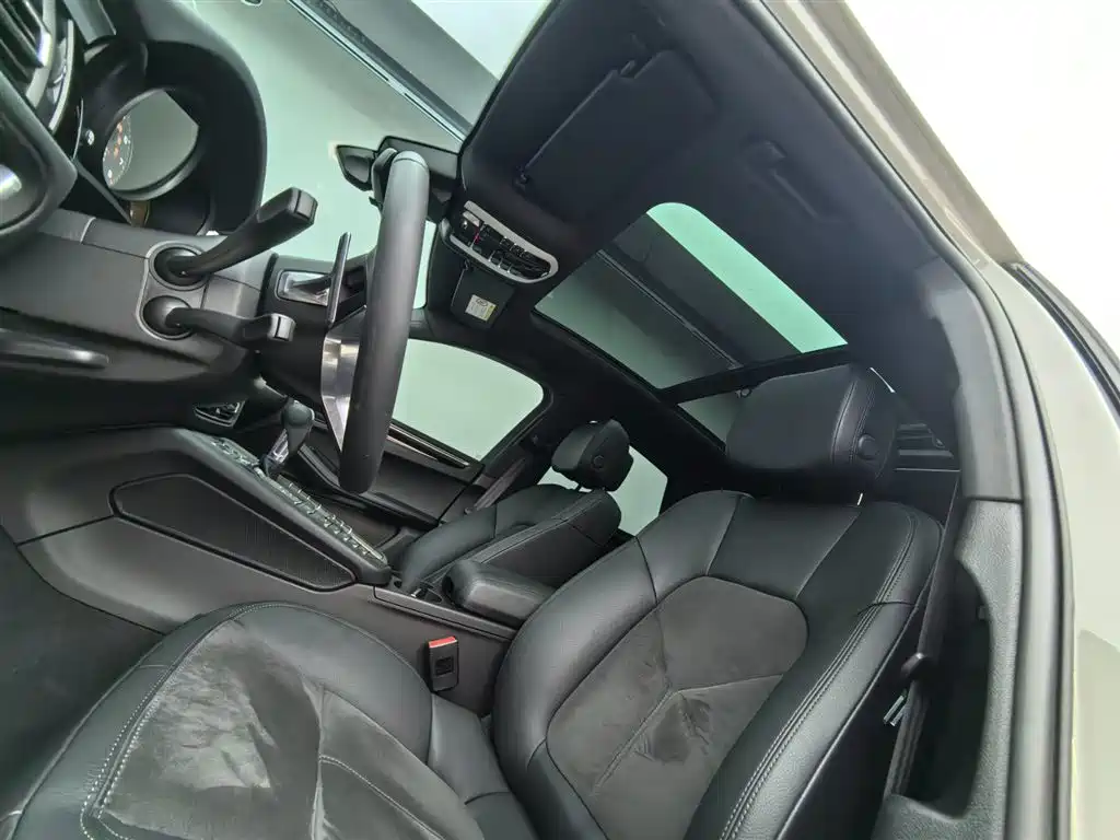 Porsche Macan — миниатюра 22