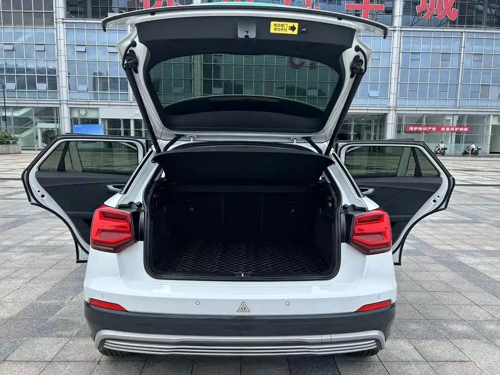 Audi Q2L e-tron — миниатюра 14