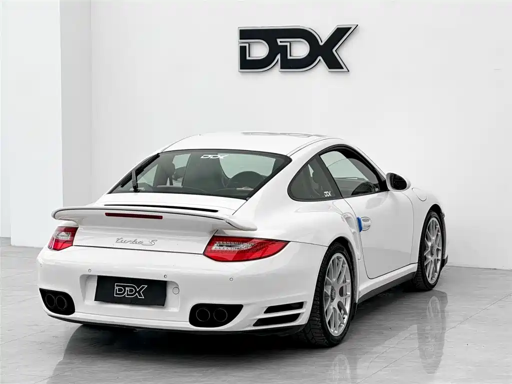 Porsche 911 2010 Turbo S 3.8T